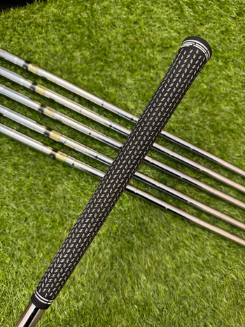 TaylorMade R9 Max 5-PW – Dynamic Gold S200 Stiff Iron Set
