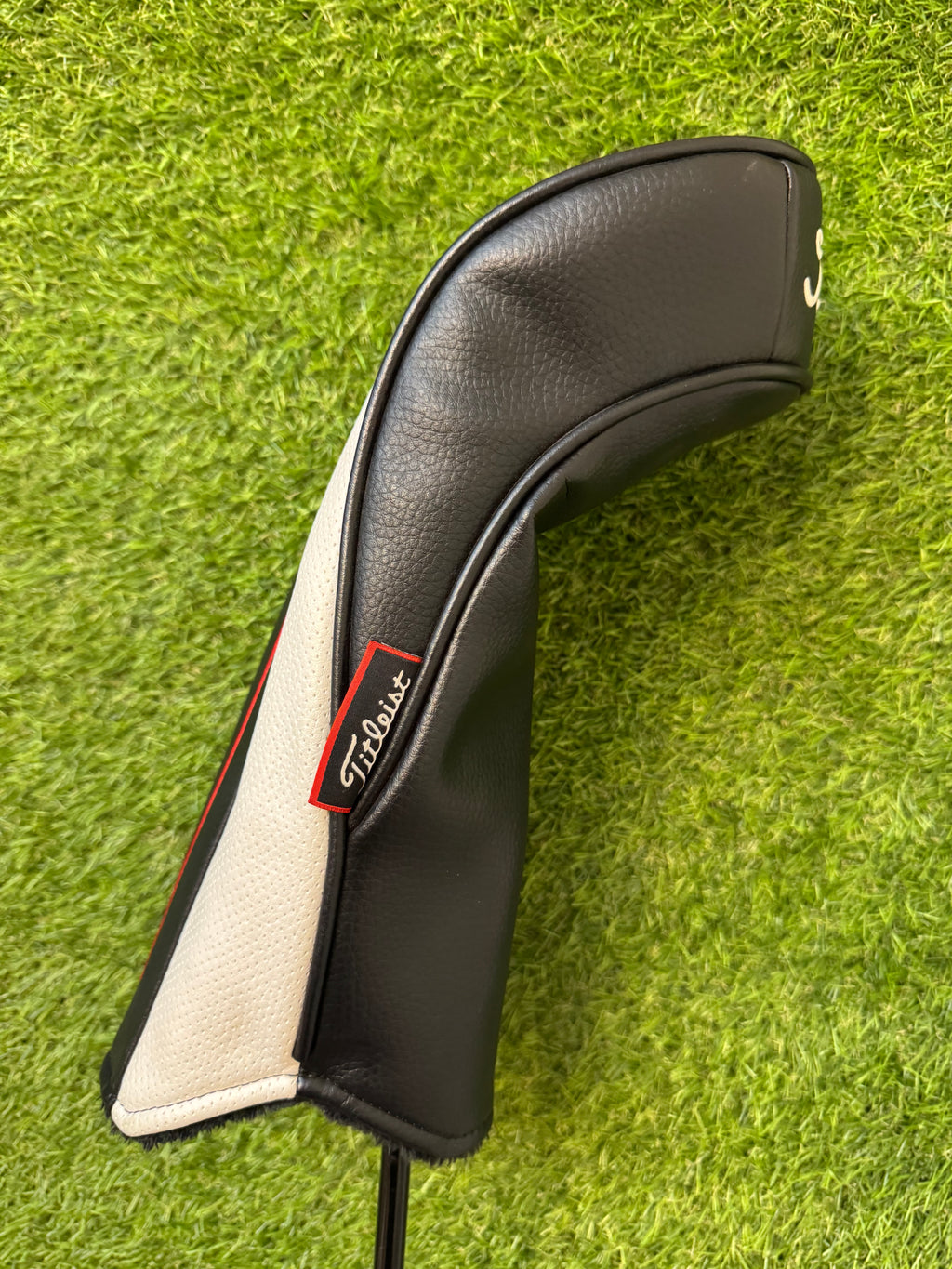 Titleist GT2 Driver 9° – HZRDUS X-Stiff Shaft