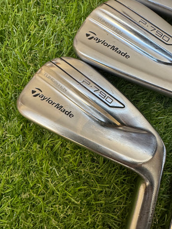 TaylorMade P790 2017 4–AW Iron Set – Dynamic Gold 105 R300 – Excellent