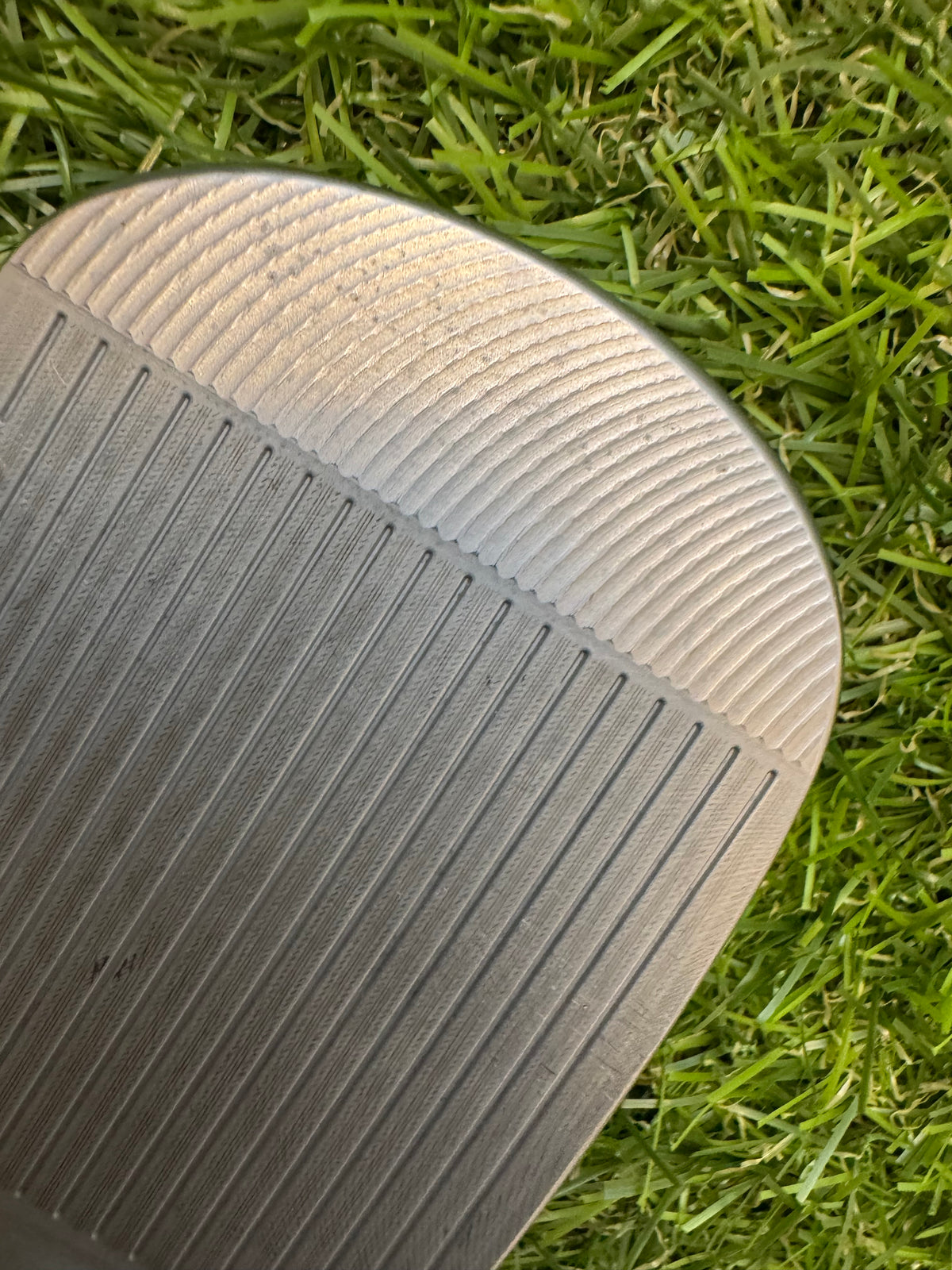 Cleveland RTZ 54 Mid 10 Wedge – Dynamic Gold Spinner Wedge