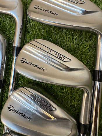 TaylorMade P790 2017 4–AW Iron Set – Dynamic Gold 105 R300 – Excellent
