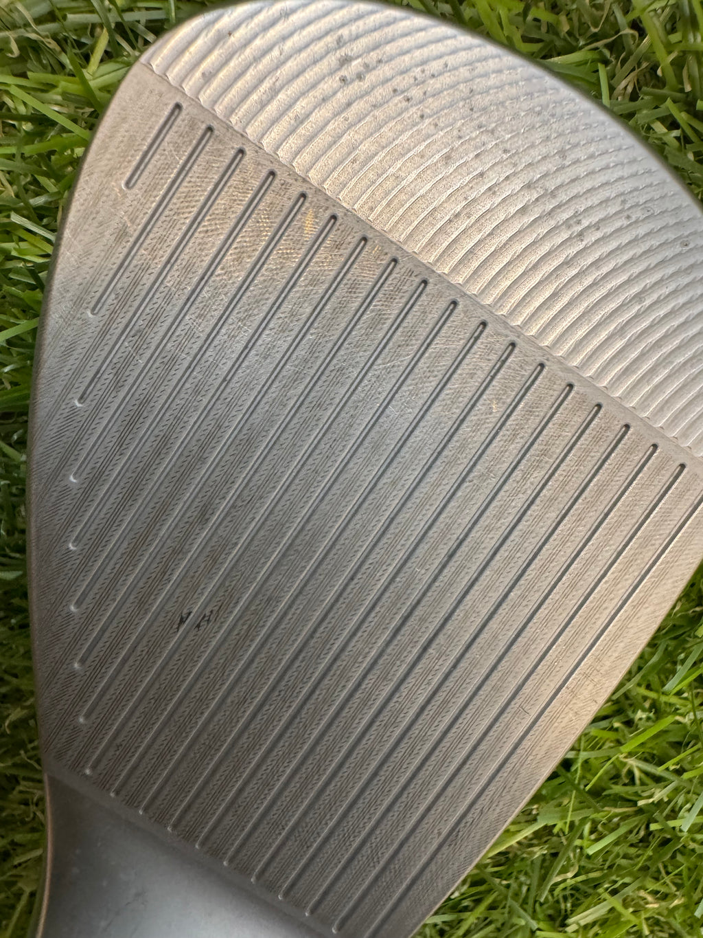 Cleveland RTZ 54 Mid 10 Wedge – Dynamic Gold Spinner Wedge