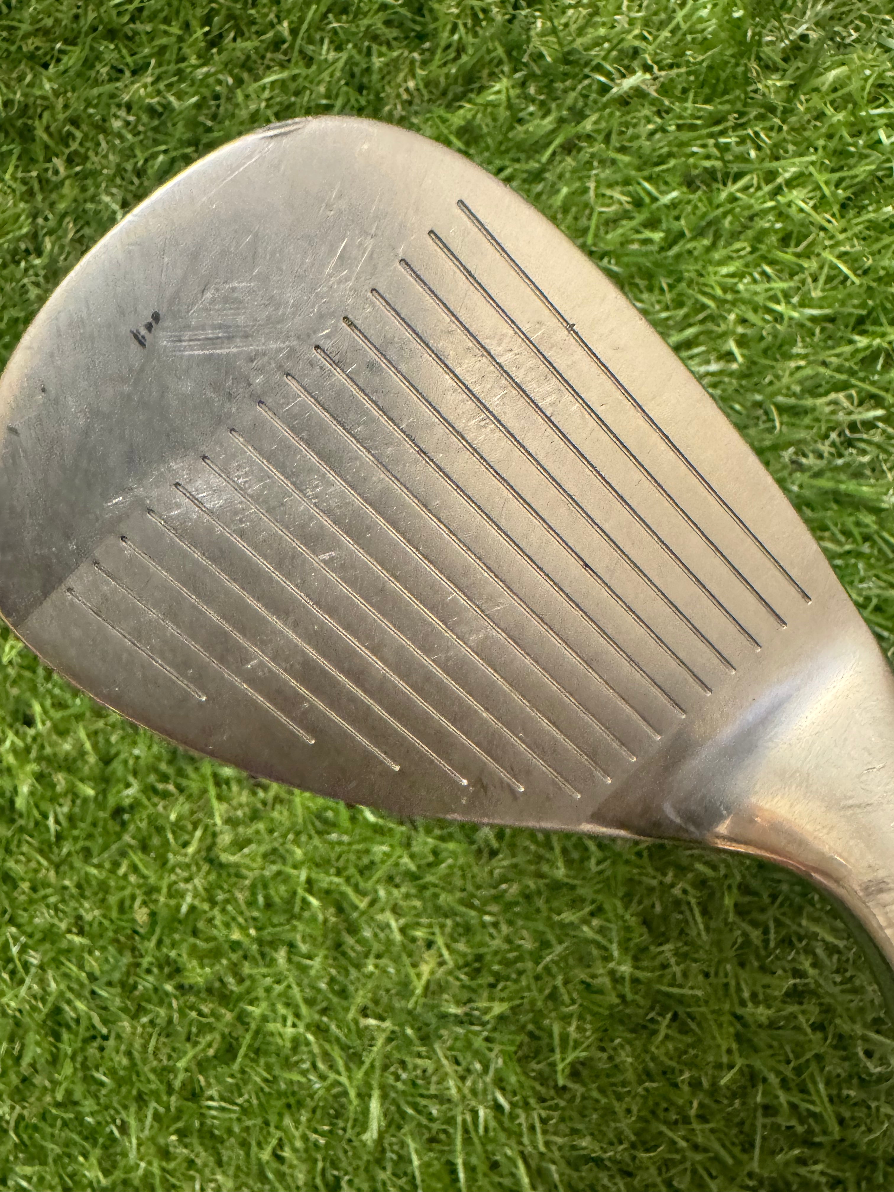 Wilson Sole Grind Harmonized 60° Wedge Left Hand