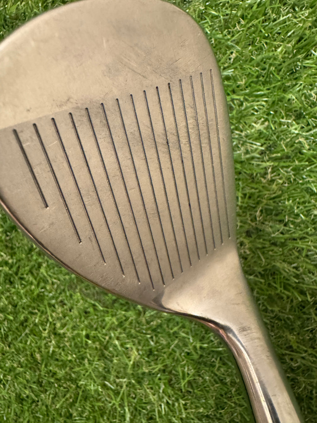 Wilson Sole Grind Harmonized 60° Wedge Left Hand