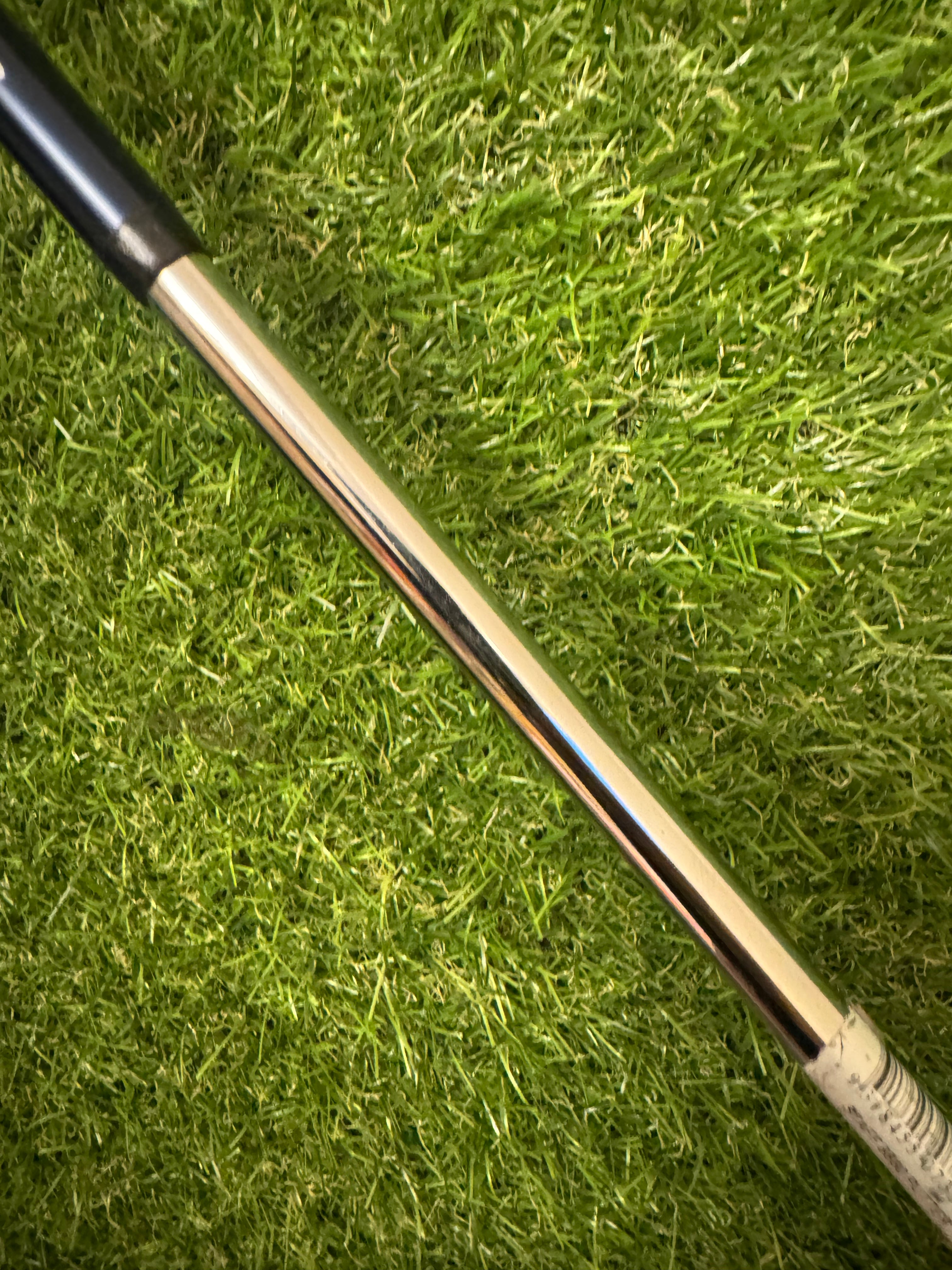 Wilson Staff 36.5” 8881 Left Hand Blade Putter with Milled Face and One‑of‑a‑Kind Blue Ventus Carbon Shaft