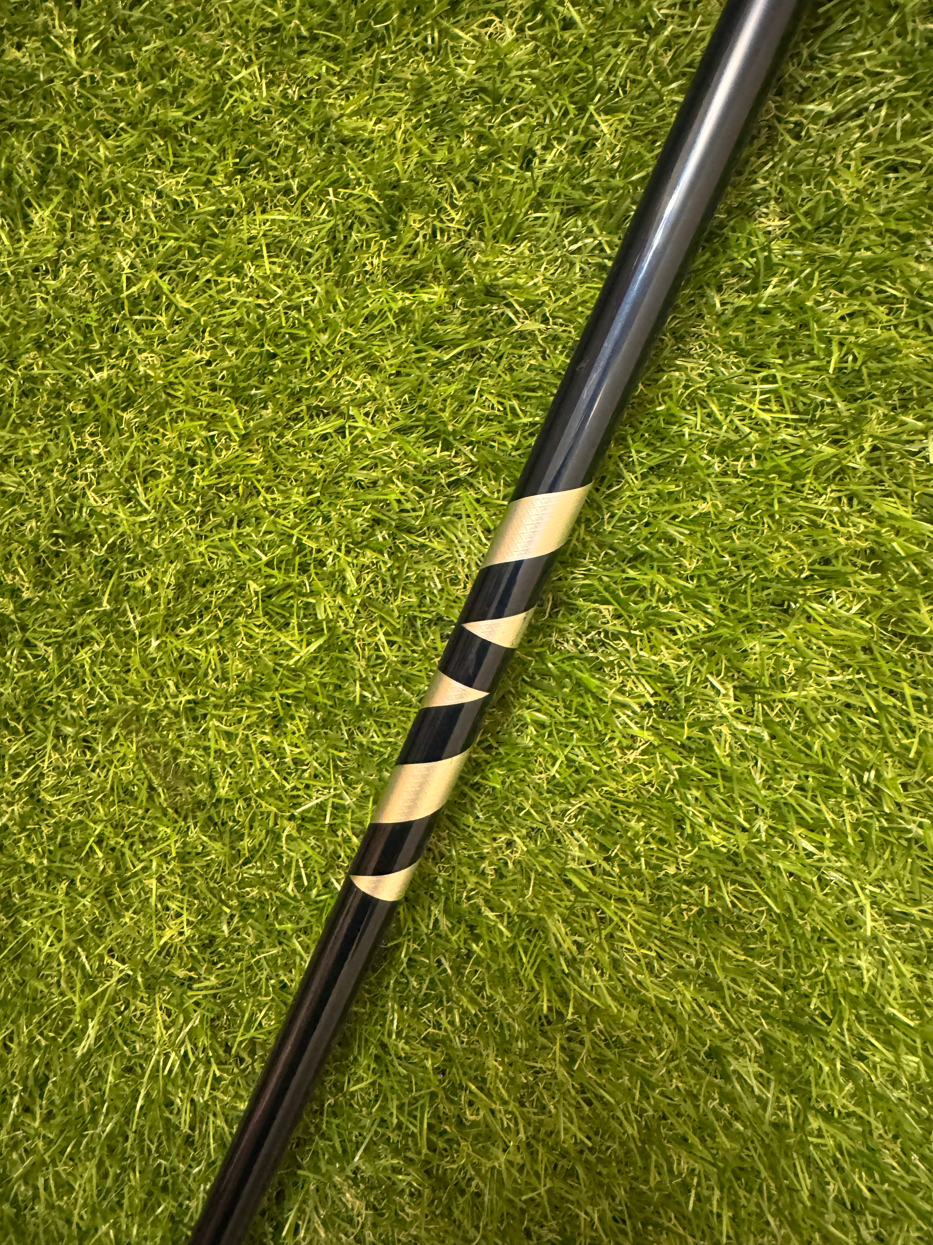 Wilson Staff 36.5” 8881 Left Hand Blade Putter with Milled Face and One‑of‑a‑Kind Blue Ventus Carbon Shaft