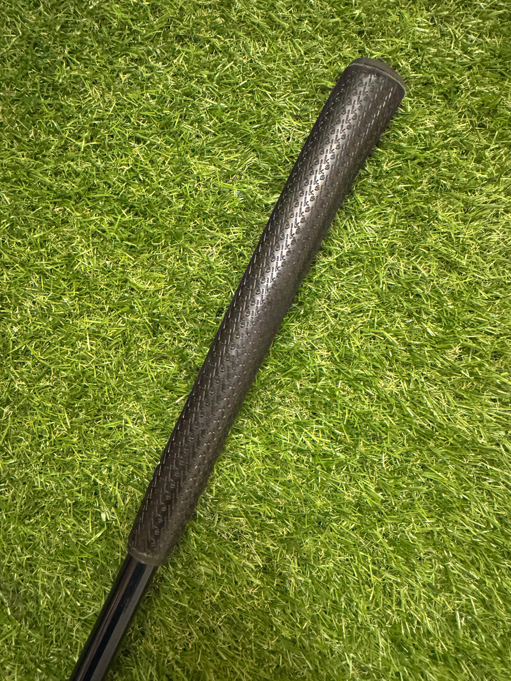 Wilson Staff 36.5” 8881 Left Hand Blade Putter with Milled Face and One‑of‑a‑Kind Blue Ventus Carbon Shaft