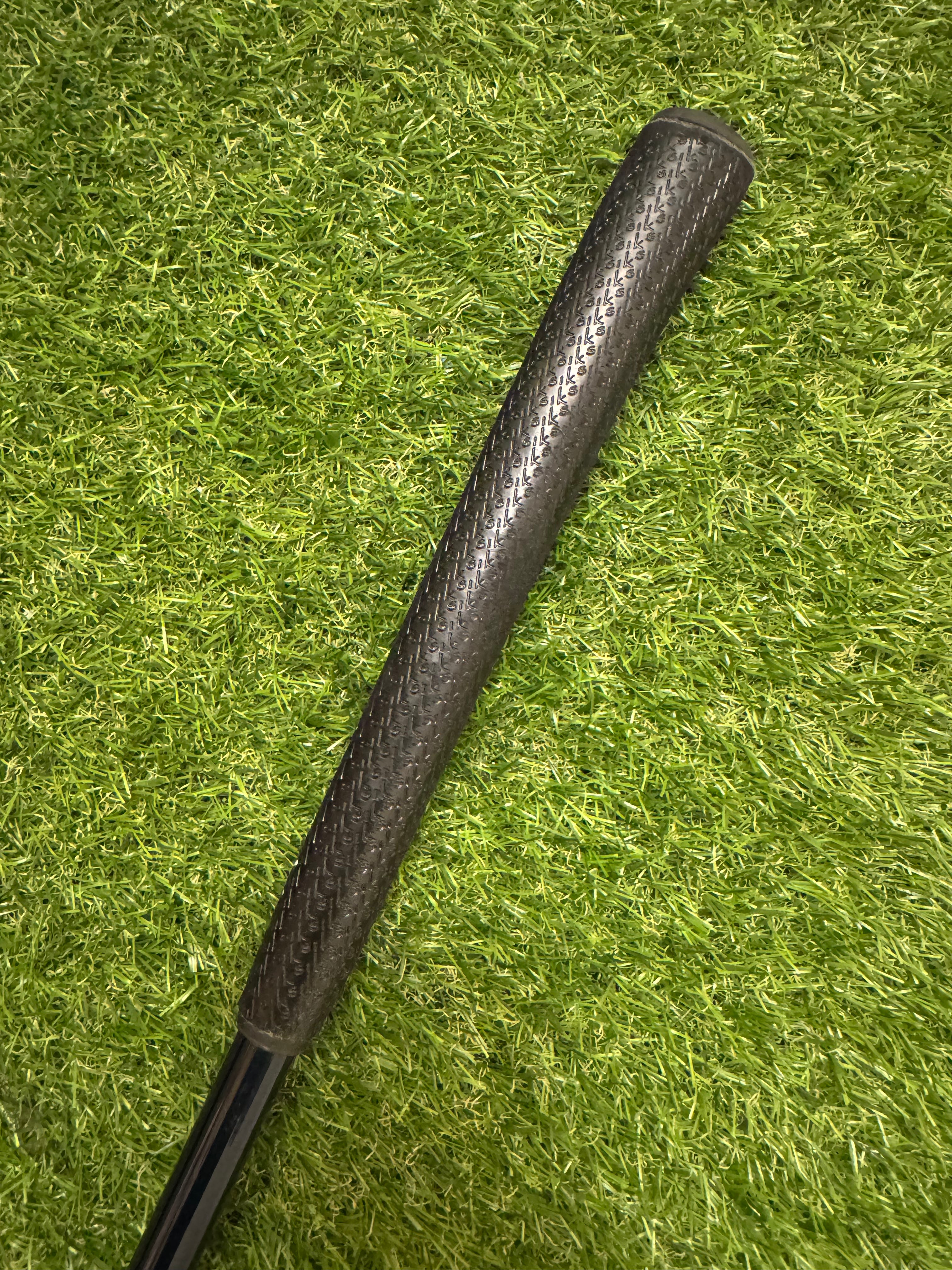 Wilson Staff 36.5” 8881 Left Hand Blade Putter with Milled Face and One‑of‑a‑Kind Blue Ventus Carbon Shaft