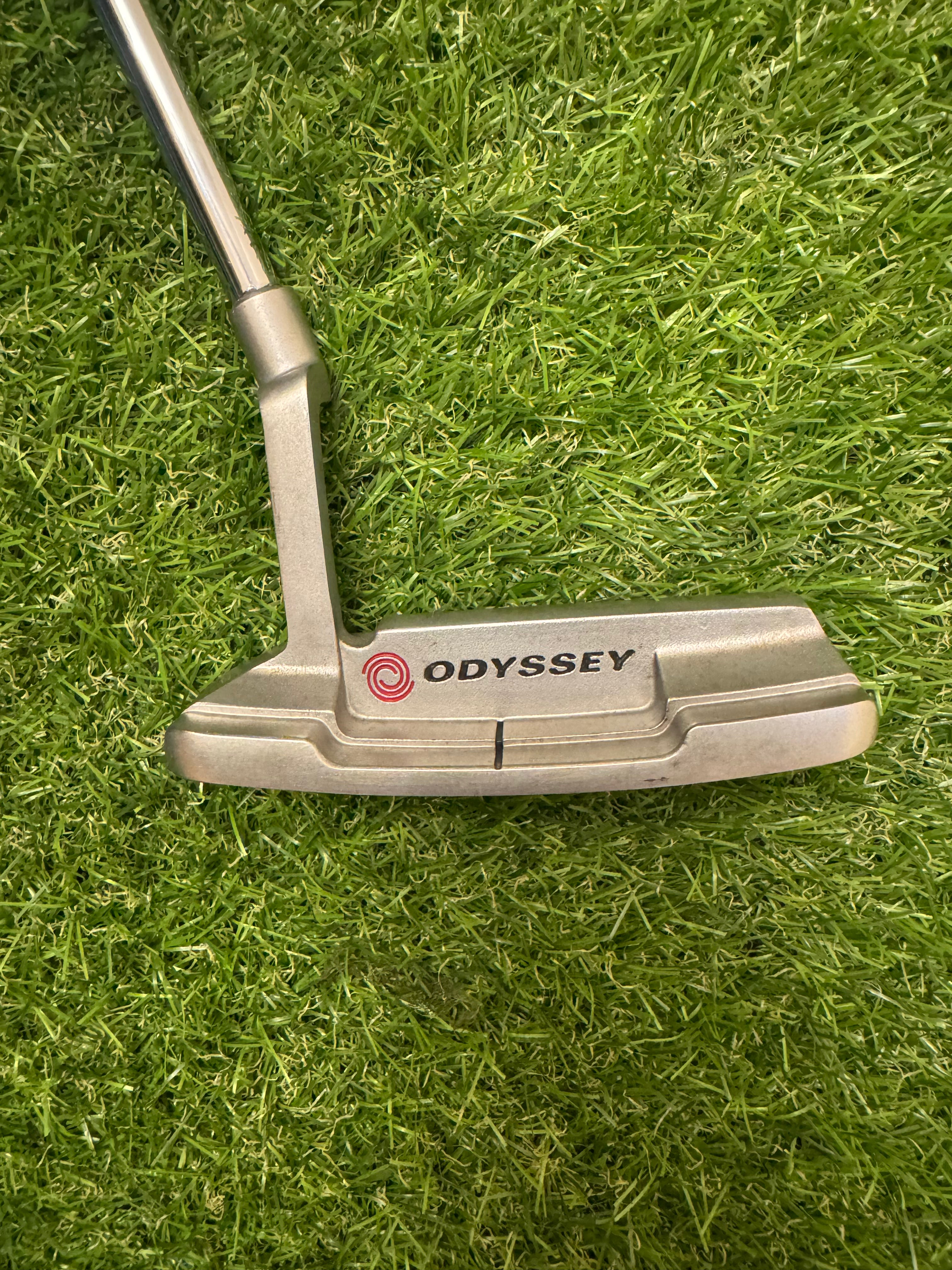 Odyssey 34” Crimson Series 660 Blade Putter with upgraded Odyssey Stroke Lab carbon shaft