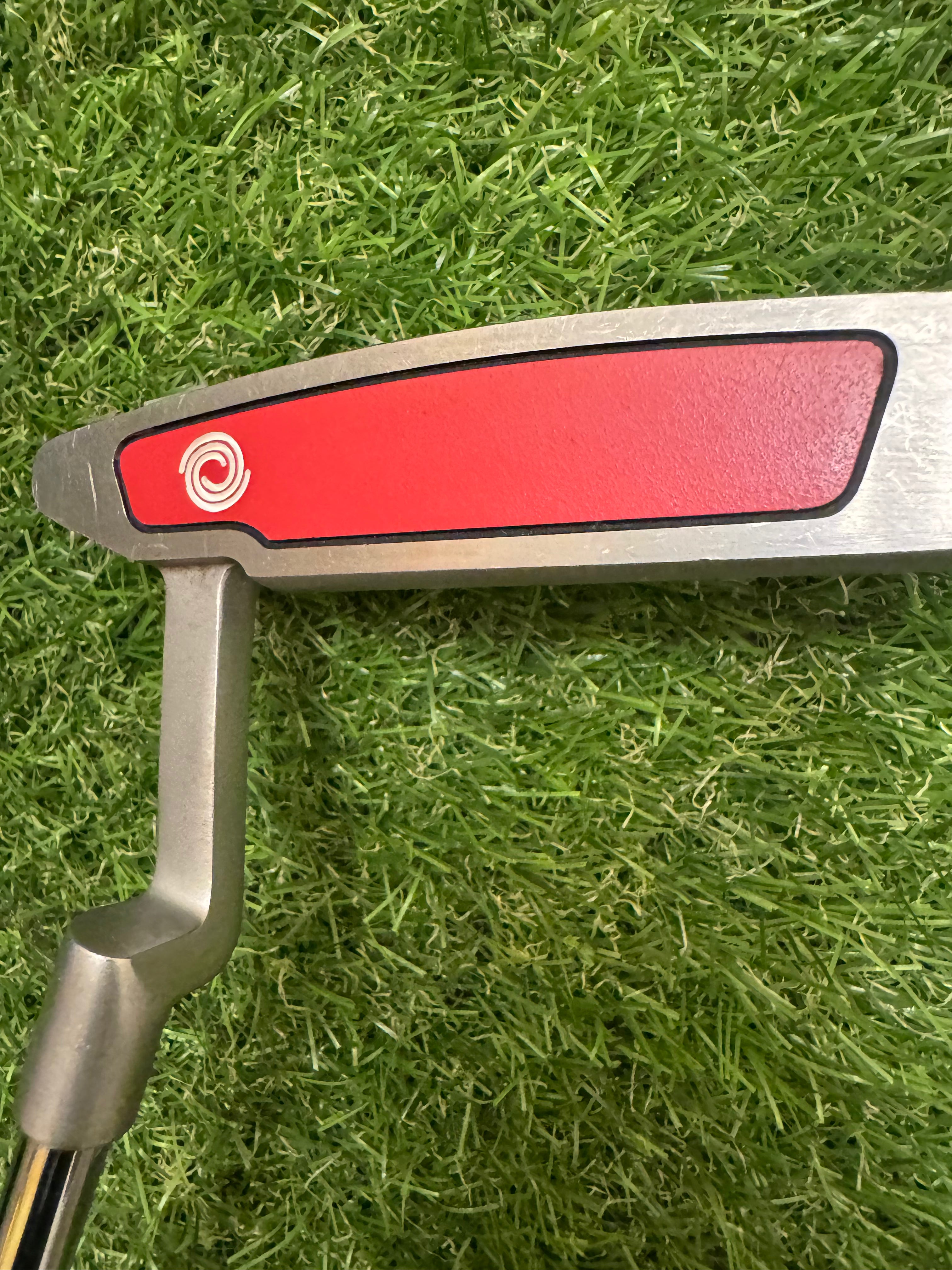 Odyssey 34” Crimson Series 660 Blade Putter with upgraded Odyssey Stroke Lab carbon shaft