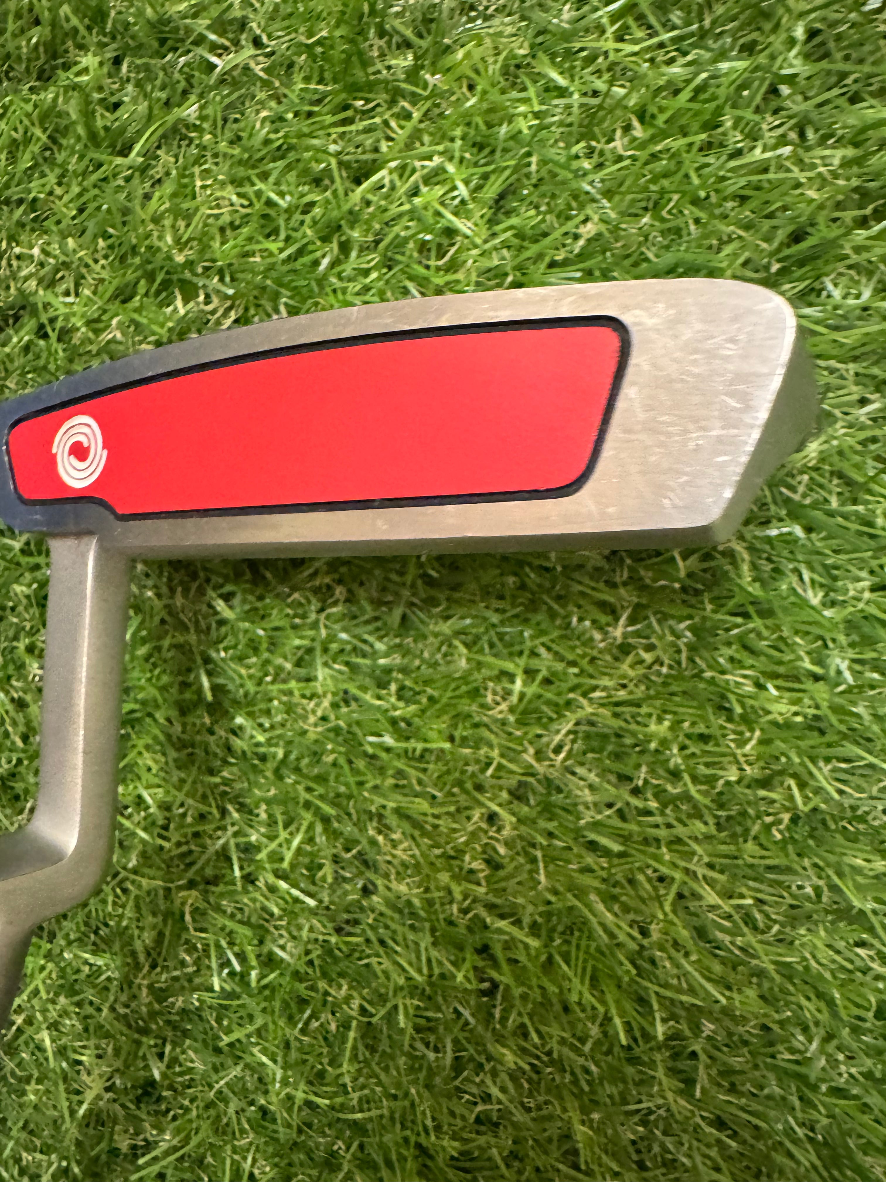Odyssey 34” Crimson Series 660 Blade Putter with upgraded Odyssey Stroke Lab carbon shaft
