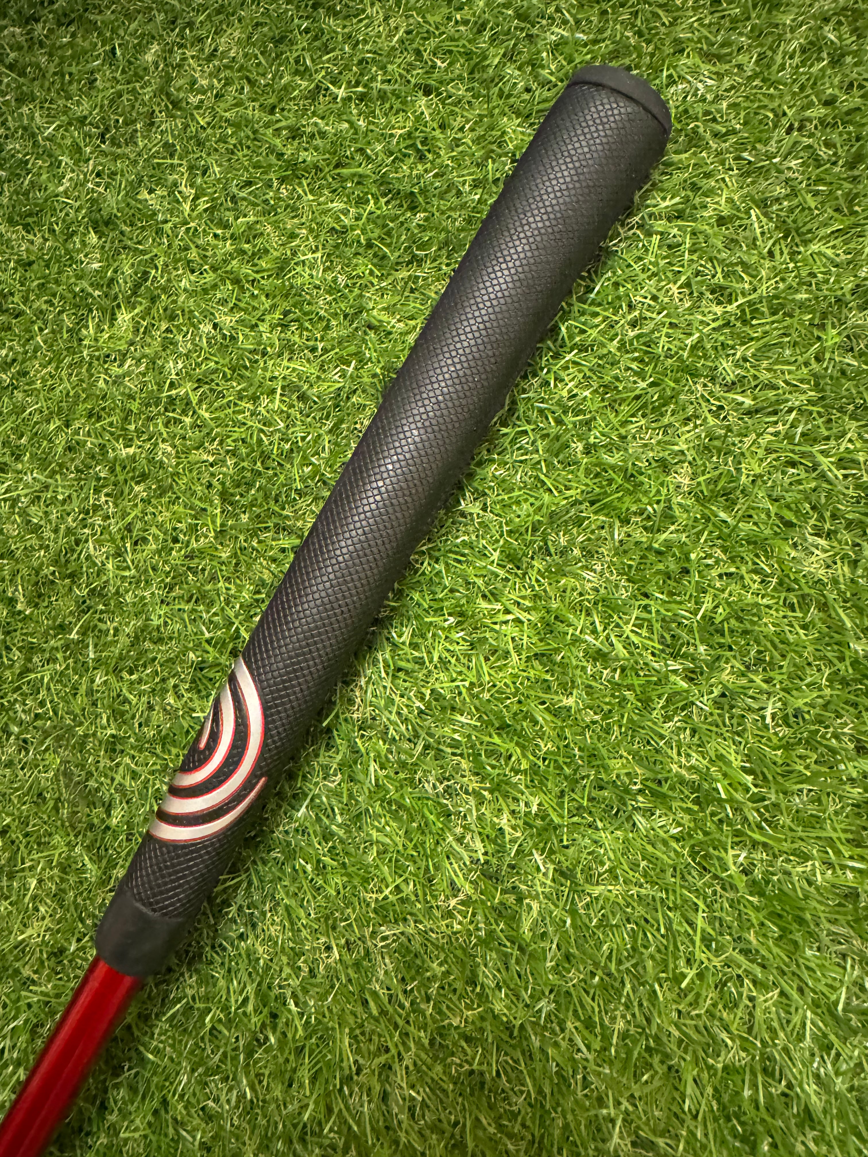 Odyssey 34” Crimson Series 660 Blade Putter with upgraded Odyssey Stroke Lab carbon shaft