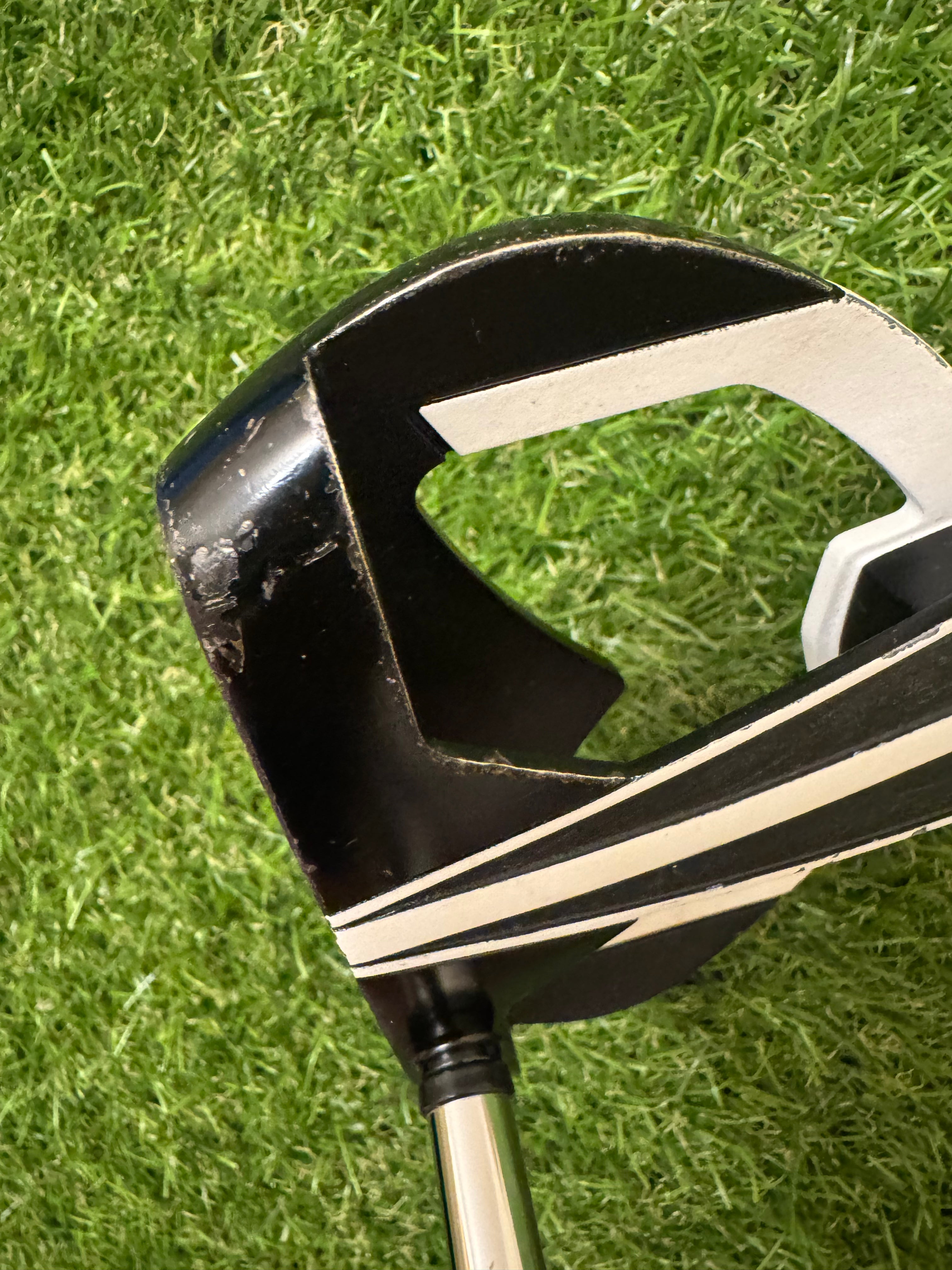 Odyssey 34” Metal X Dart Mallet Putter