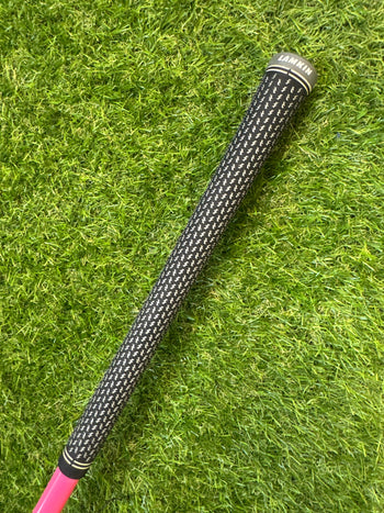 Titleist 910 D2 Driver 9.5° – Grafalloy Tour Prototype Pink X-Stiff Shaft