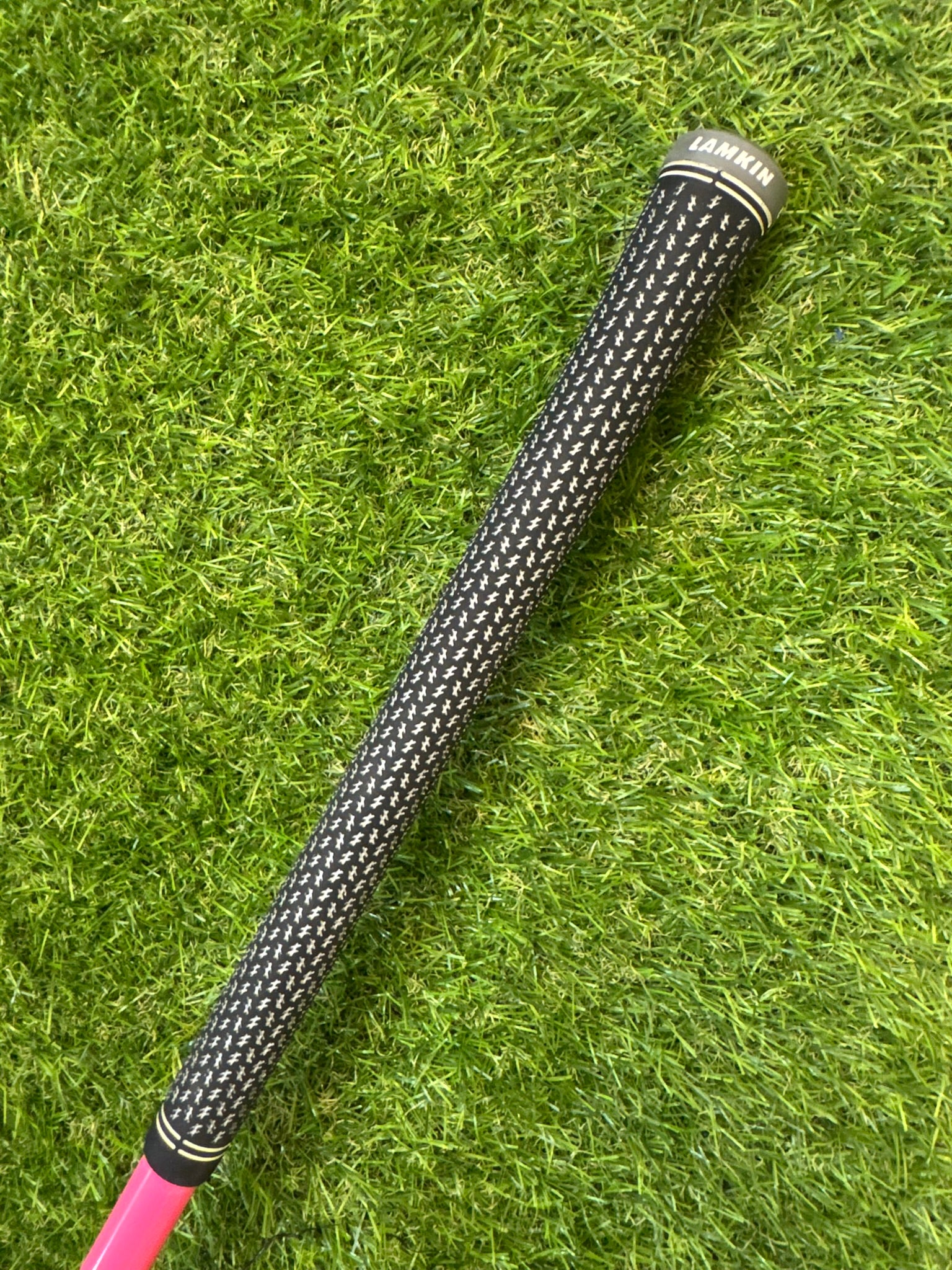 Titleist 910 D2 Driver 9.5° – Grafalloy Tour Prototype Pink X-Stiff Shaft