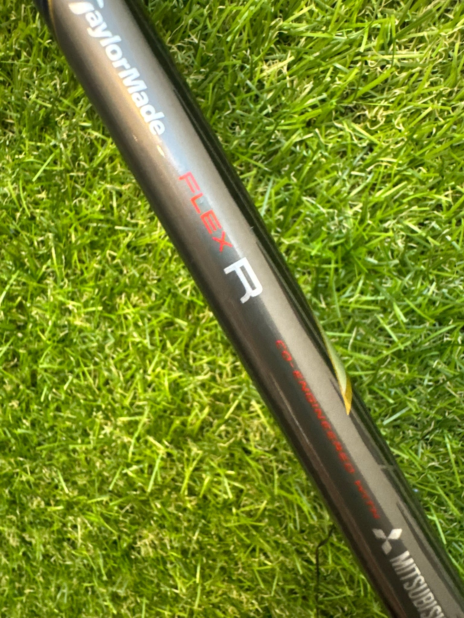 TaylorMade M2 Driver 10.5° – Mitsubishi Rayon TM1 216 Regular Shaft