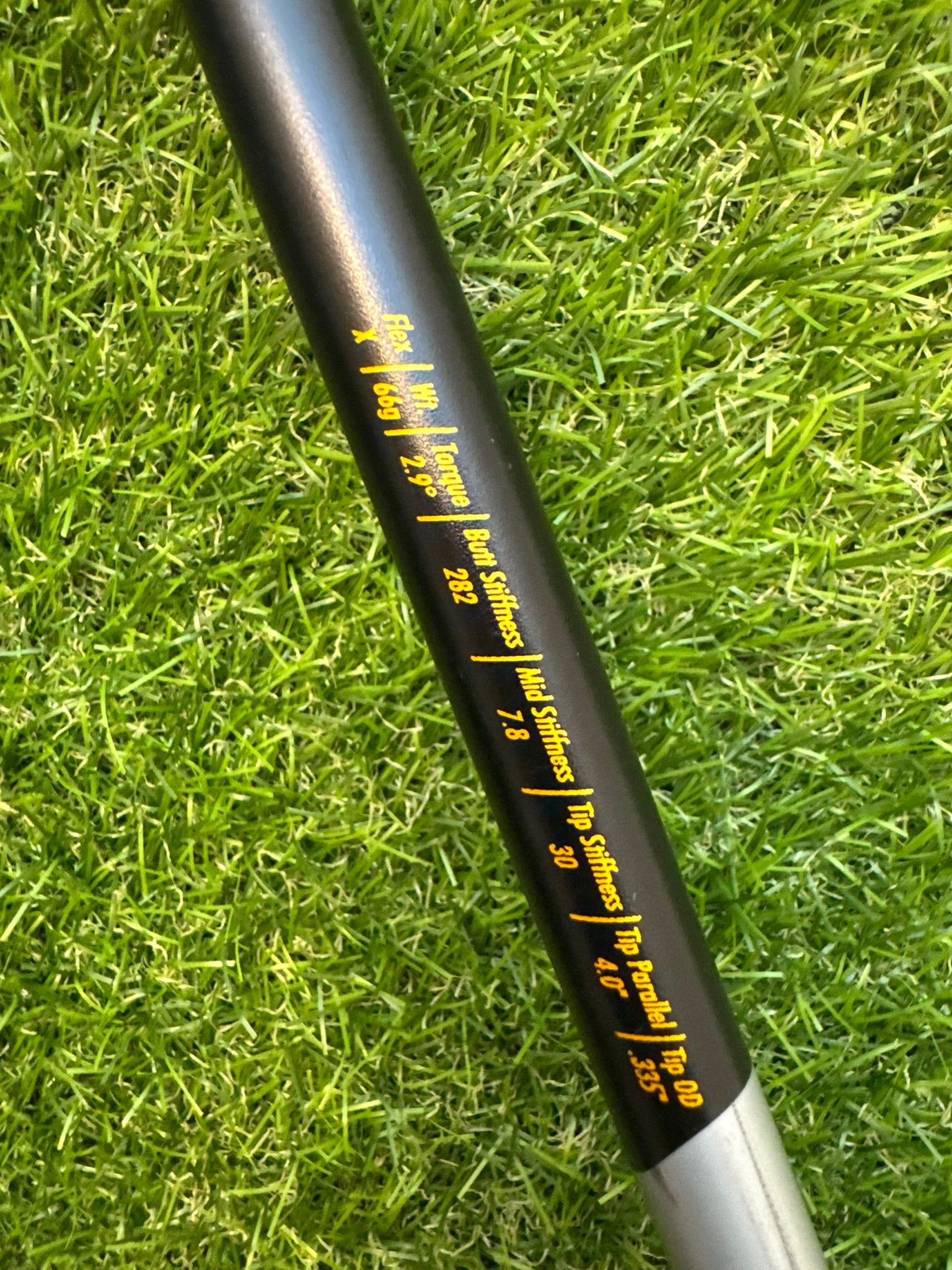 TaylorMade R11 Driver 9° – Proforce V2 66g X-Stiff Shaft