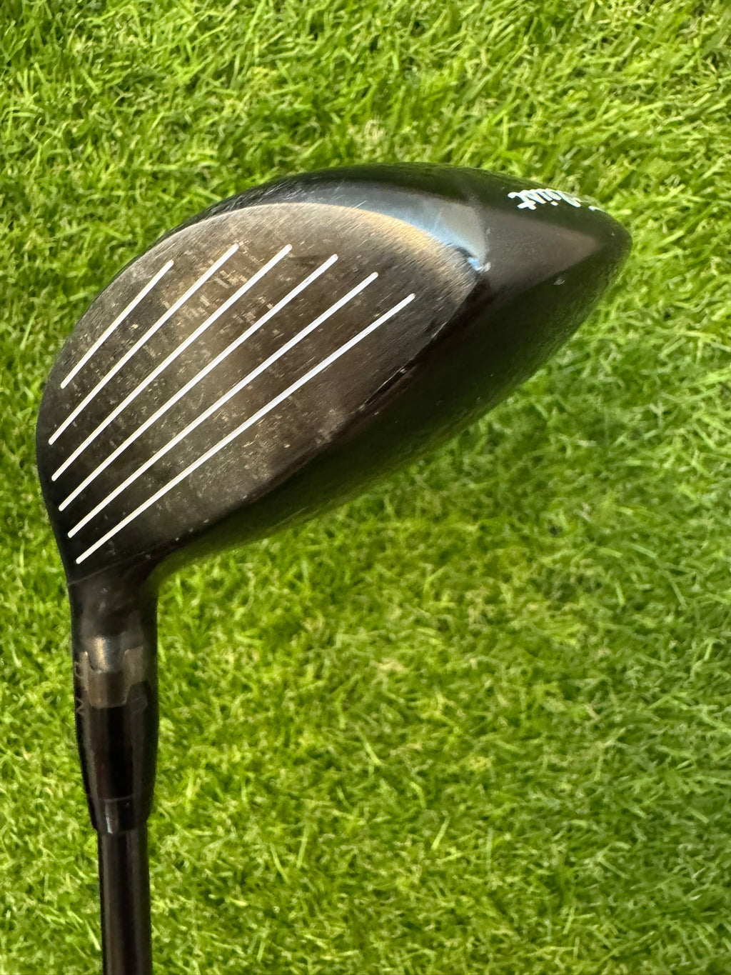 Titleist 913F 5W 17° – Fujikura Rombax 55 Stiff Shaft