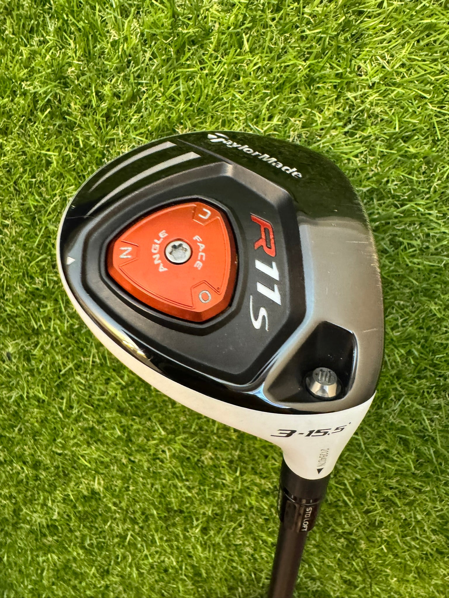 TaylorMade R11s 3W 15.5° – Aldila RIP Phenom Stiff Shaft