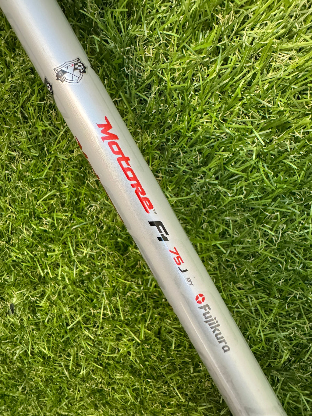TaylorMade R9 3W 15° – Fujikura Motore F1 75J X-Stiff Shaft