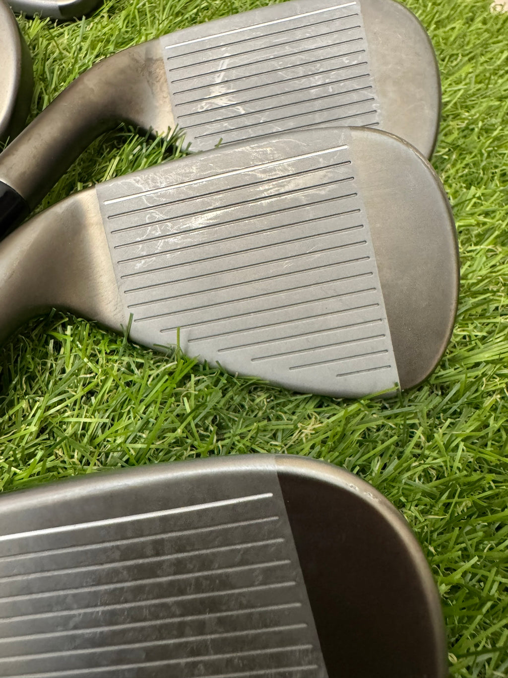 TaylorMade Speedbladez 5-PW – KBS C-Taper 90 Stiff Iron Set