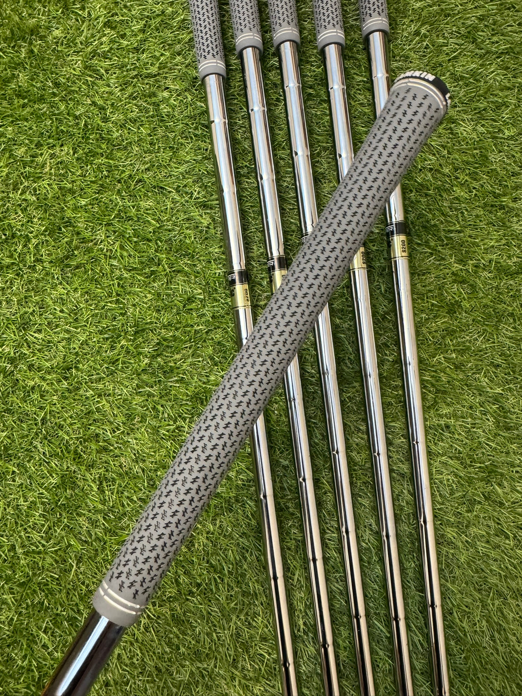 TaylorMade R9 Forged 5-PW – Dynamic Gold S200 Stiff Iron Set