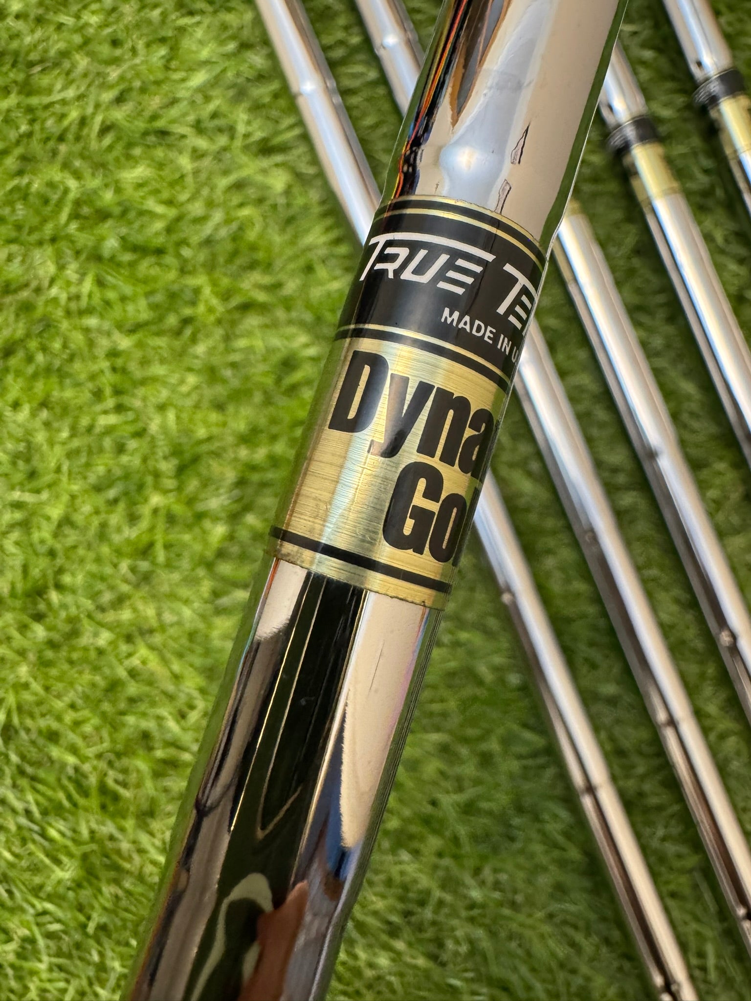 TaylorMade R9 Forged 5-PW – Dynamic Gold S200 Stiff Iron Set