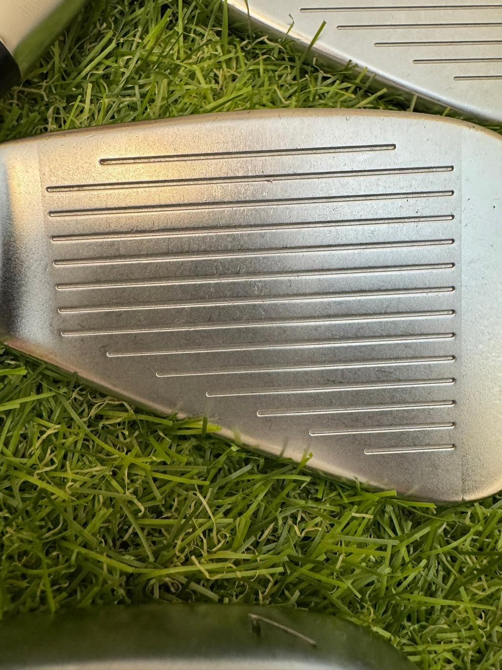 TaylorMade R9 Max 5-PW – Dynamic Gold S200 Stiff Iron Set