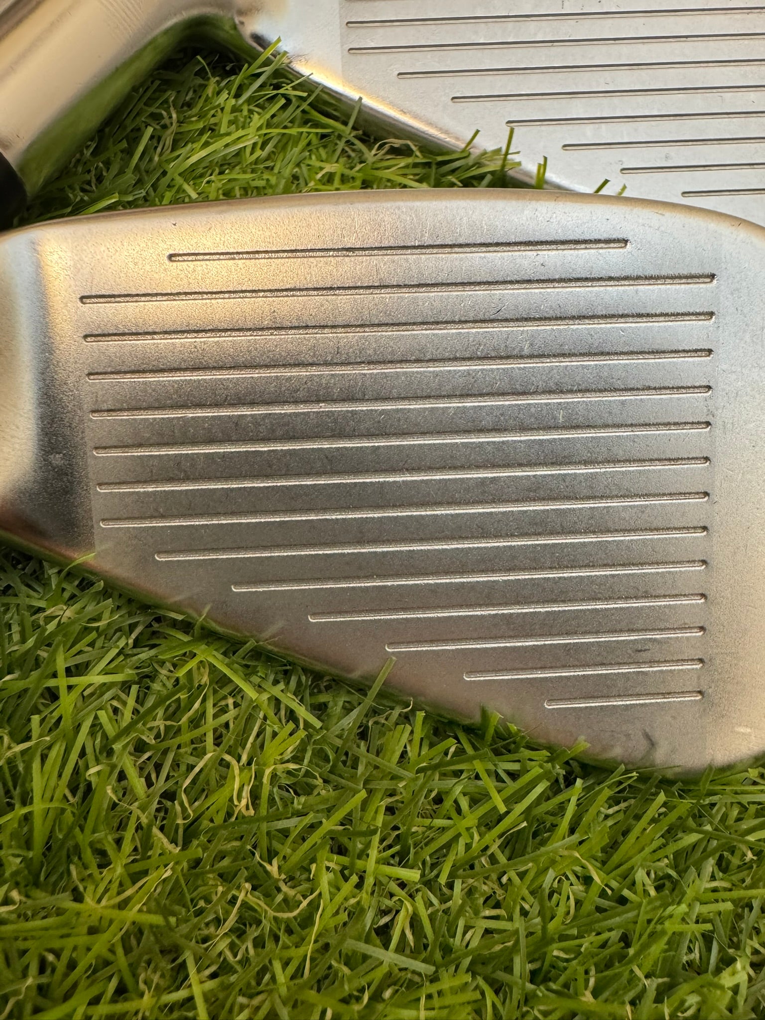 TaylorMade R9 Max 5-PW – Dynamic Gold S200 Stiff Iron Set