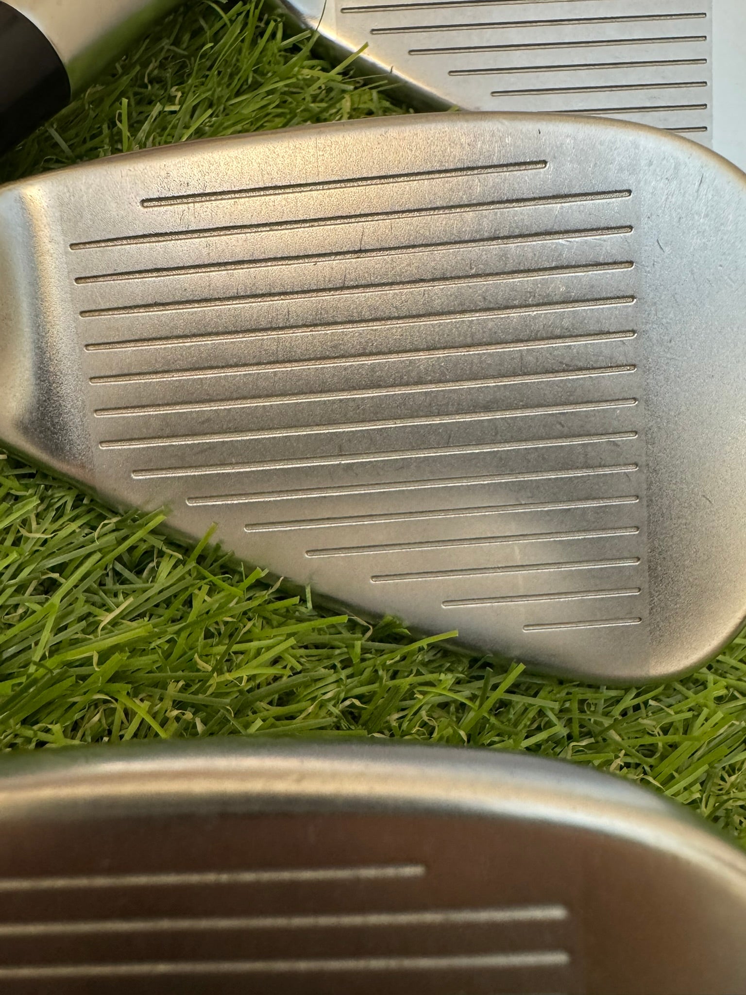 TaylorMade R9 Max 5-PW – Dynamic Gold S200 Stiff Iron Set