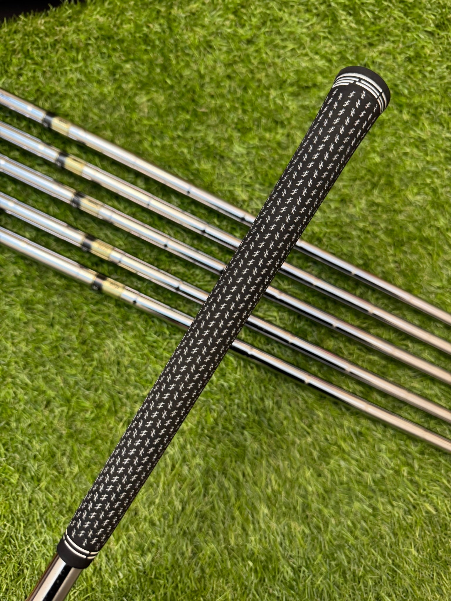 TaylorMade R9 Max 5-PW – Dynamic Gold S200 Stiff Iron Set