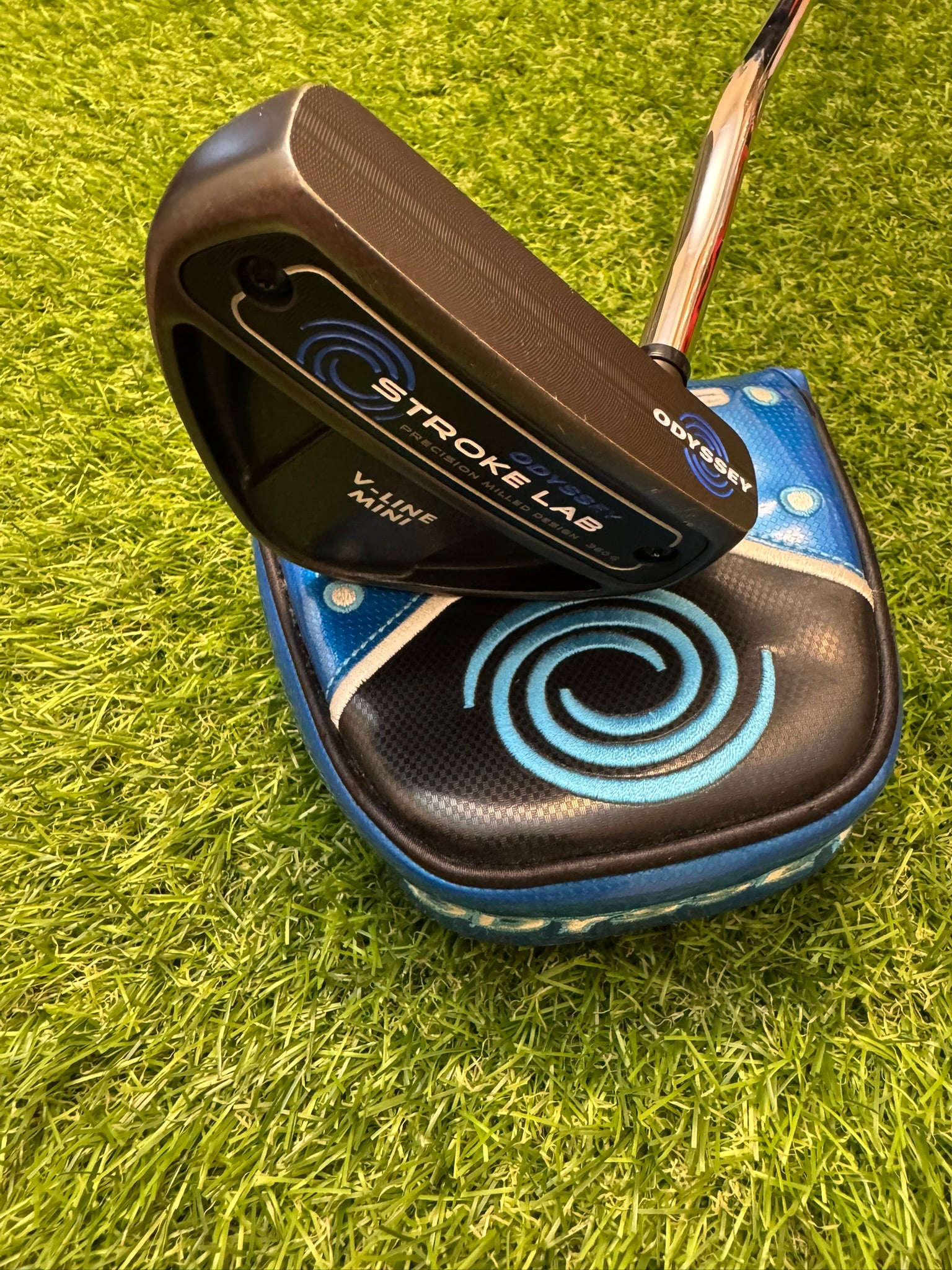 Odyssey Stroke Lab V-Line Mini Putter 33.5”
