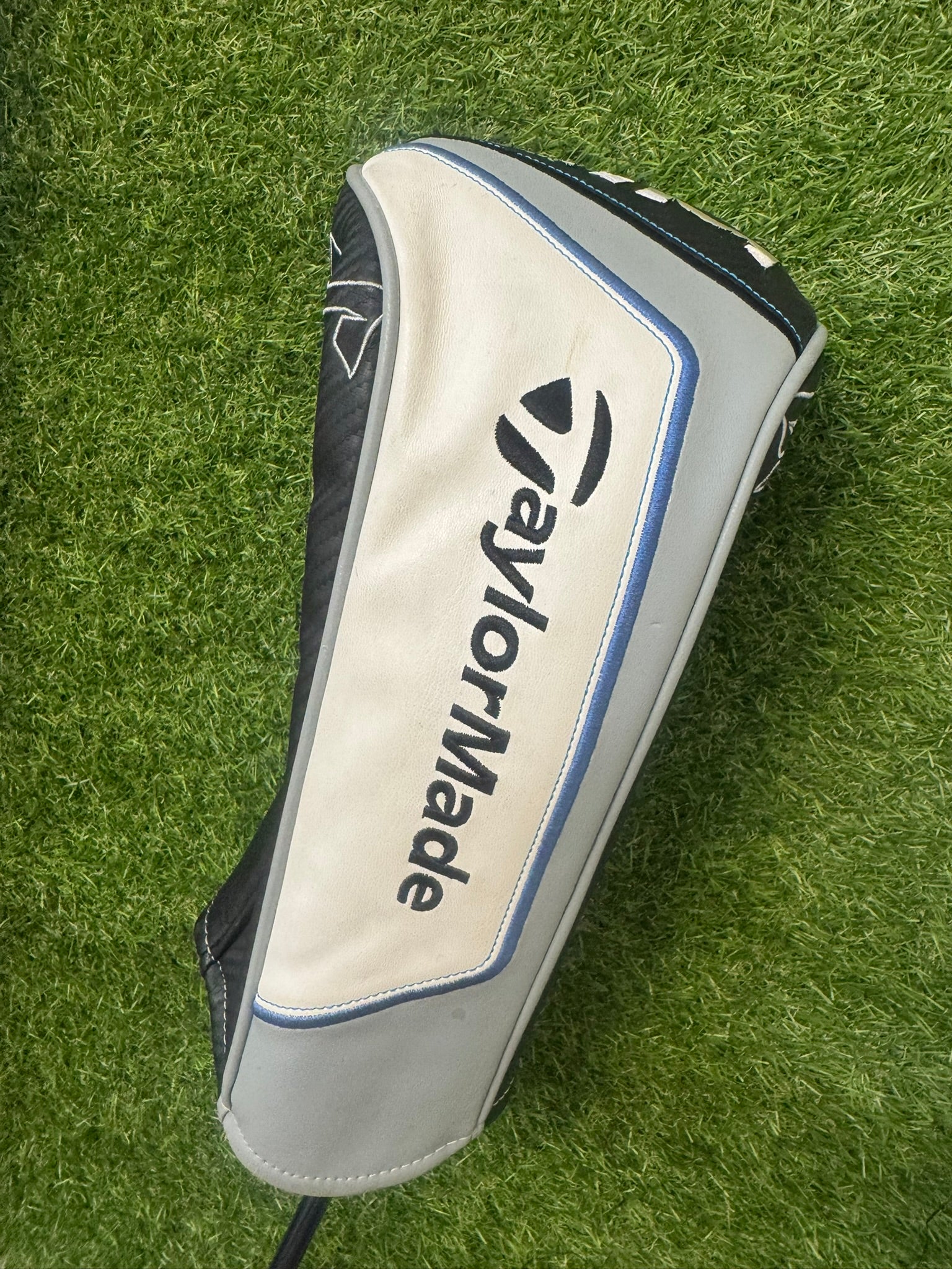 TaylorMade SIM Max D Driver 10.5° – Tensei White TM 50 Stiff Shaft