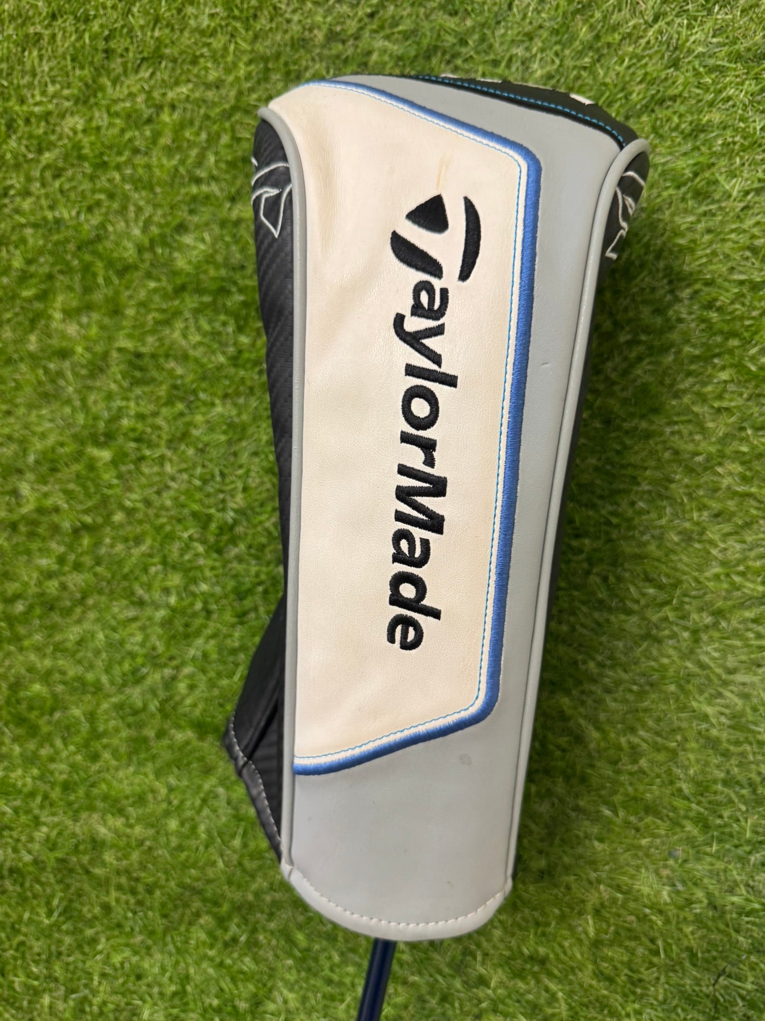 TaylorMade SIM Max D Driver 10.5° – Tensei White TM 50 Stiff Shaft