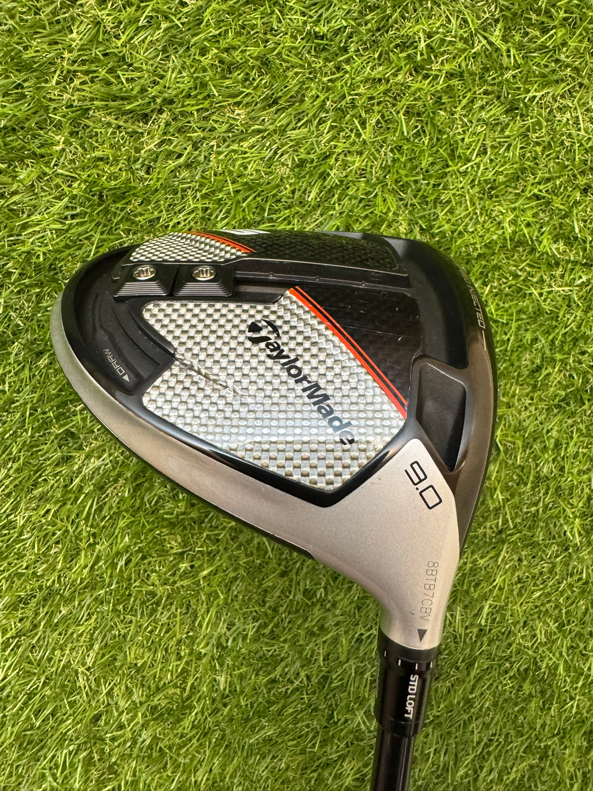 Taylormade M5 Driver 9° – Tour AD MJ-7s Stiff Shaft