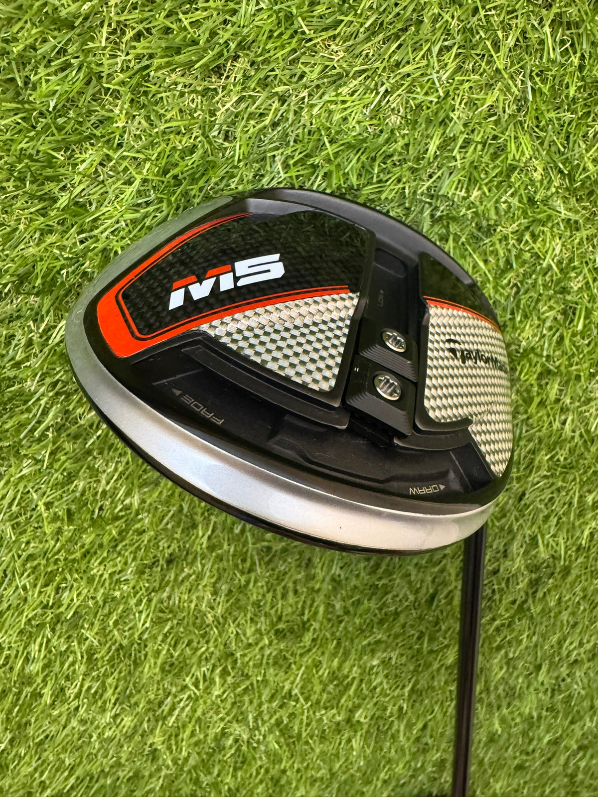 Taylormade M5 Driver 9° – Tour AD MJ-7s Stiff Shaft
