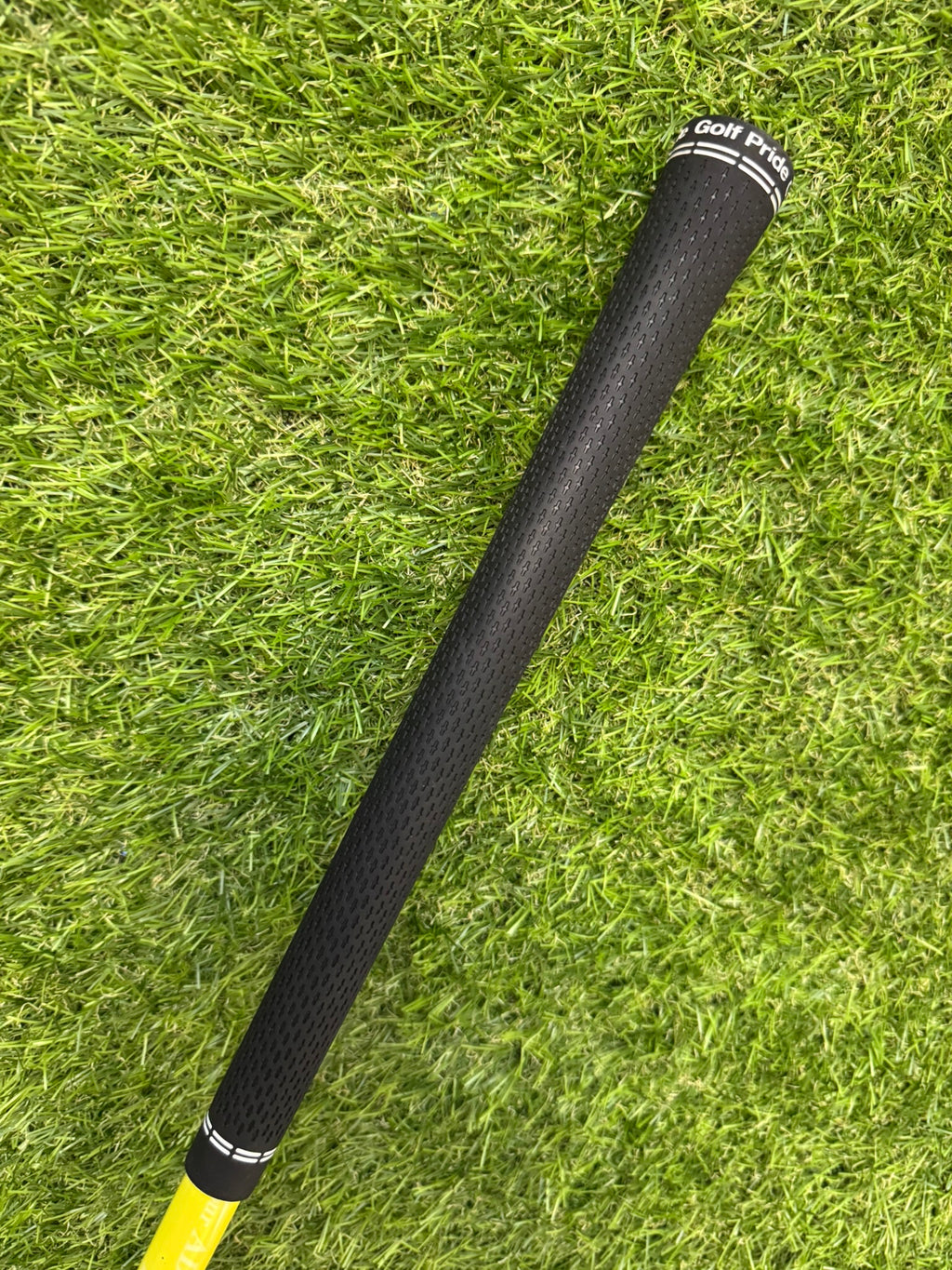 Taylormade M5 Driver 9° – Tour AD MJ-7s Stiff Shaft