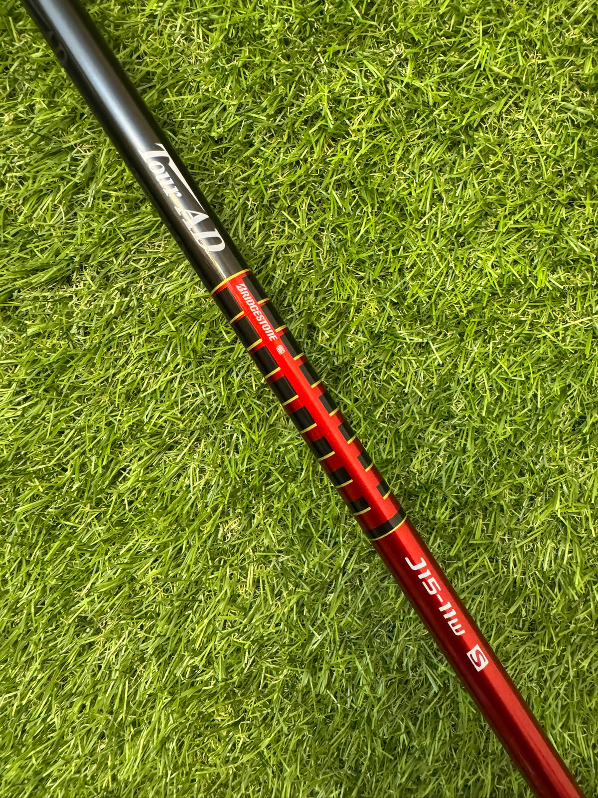 Cobra King F8+ Driver 9.5° – Tour AD J15-11w Stiff Shaft