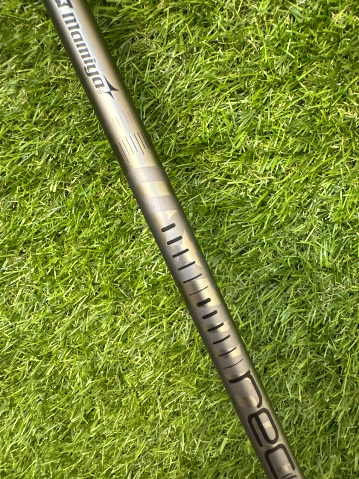 Wilson D7 Gap Wedge 54° – UST Mamiya Recoil 460 Regular Shaft