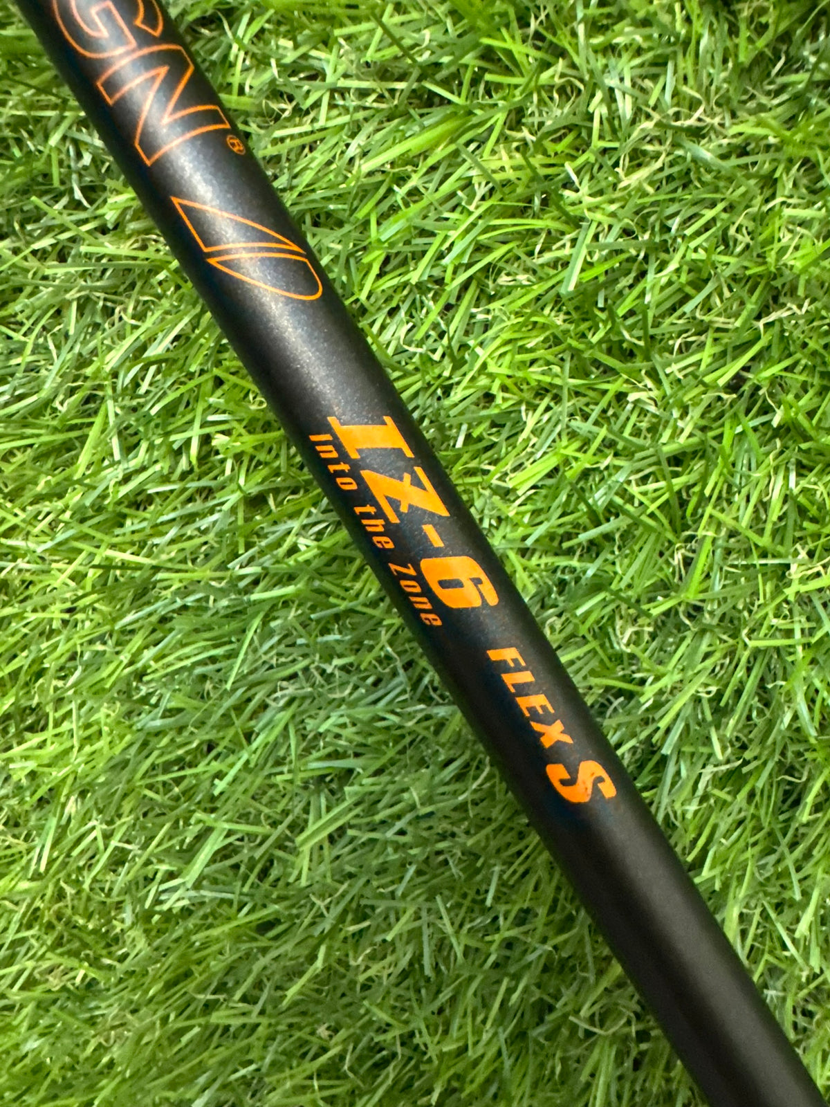 Graphite Design Tour AD IZ-6 Driver Shaft – Stiff – 43.5"